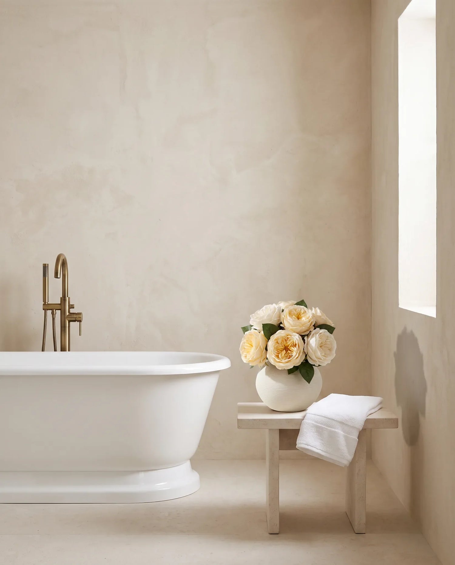 Centre de table en fleurs artificielles — Lait d'Amande
