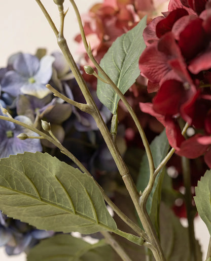 Détail des feuilles et des tiges du bouquet artificiel Charme Ancien