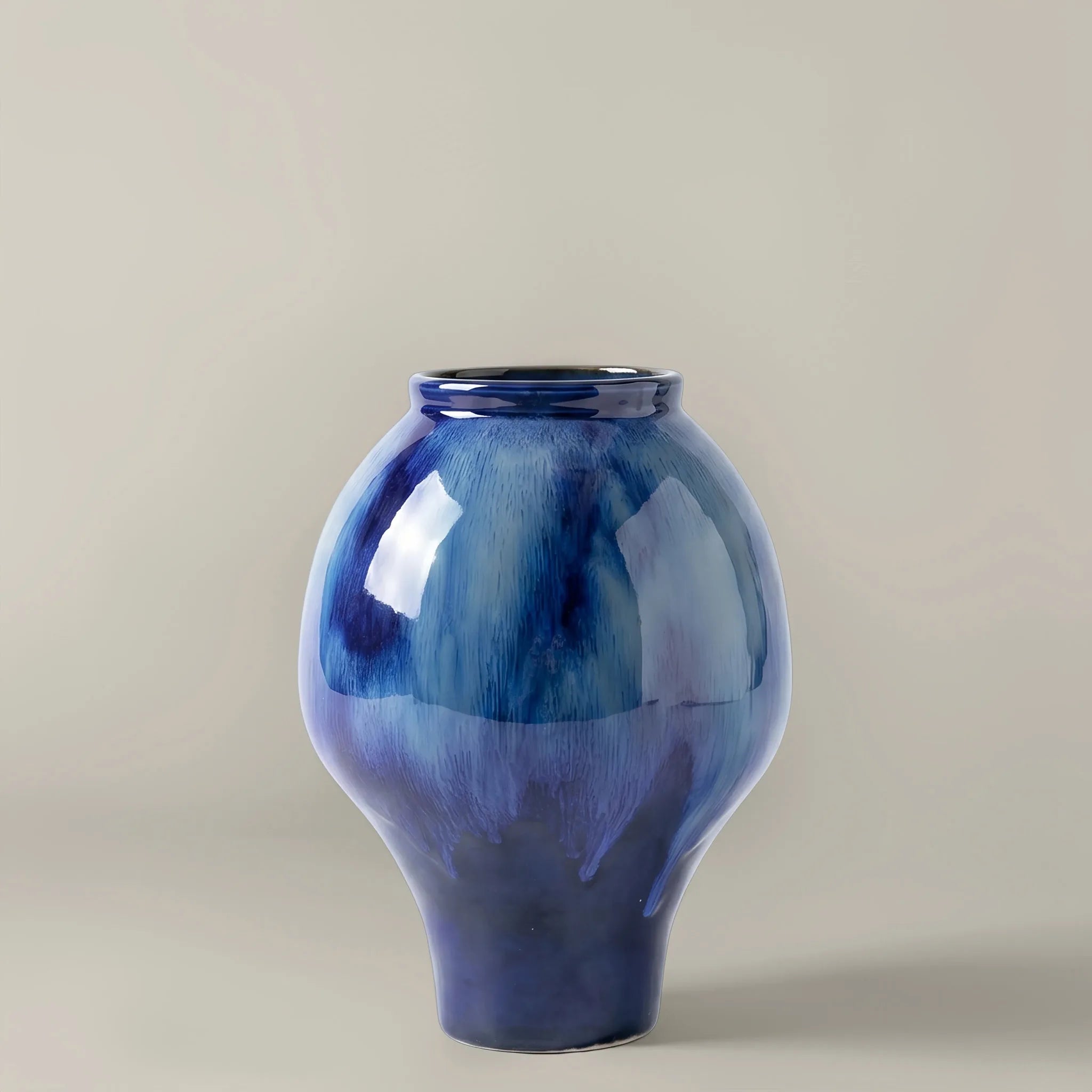Vase céramique émaillé bleu nuit, cylindre H 28 cm
