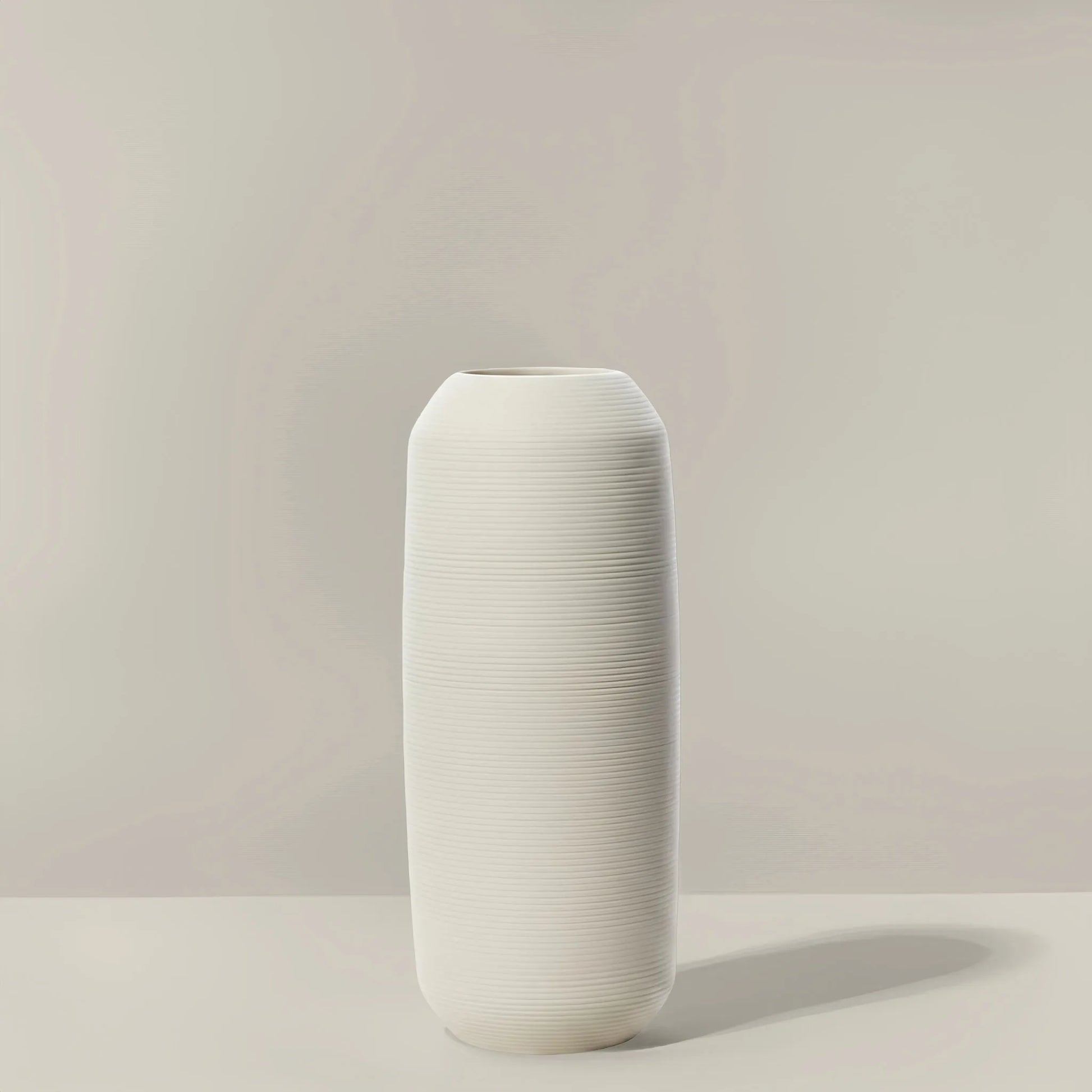 Vase céramique blanc crème strié, cylindre H 28 cm