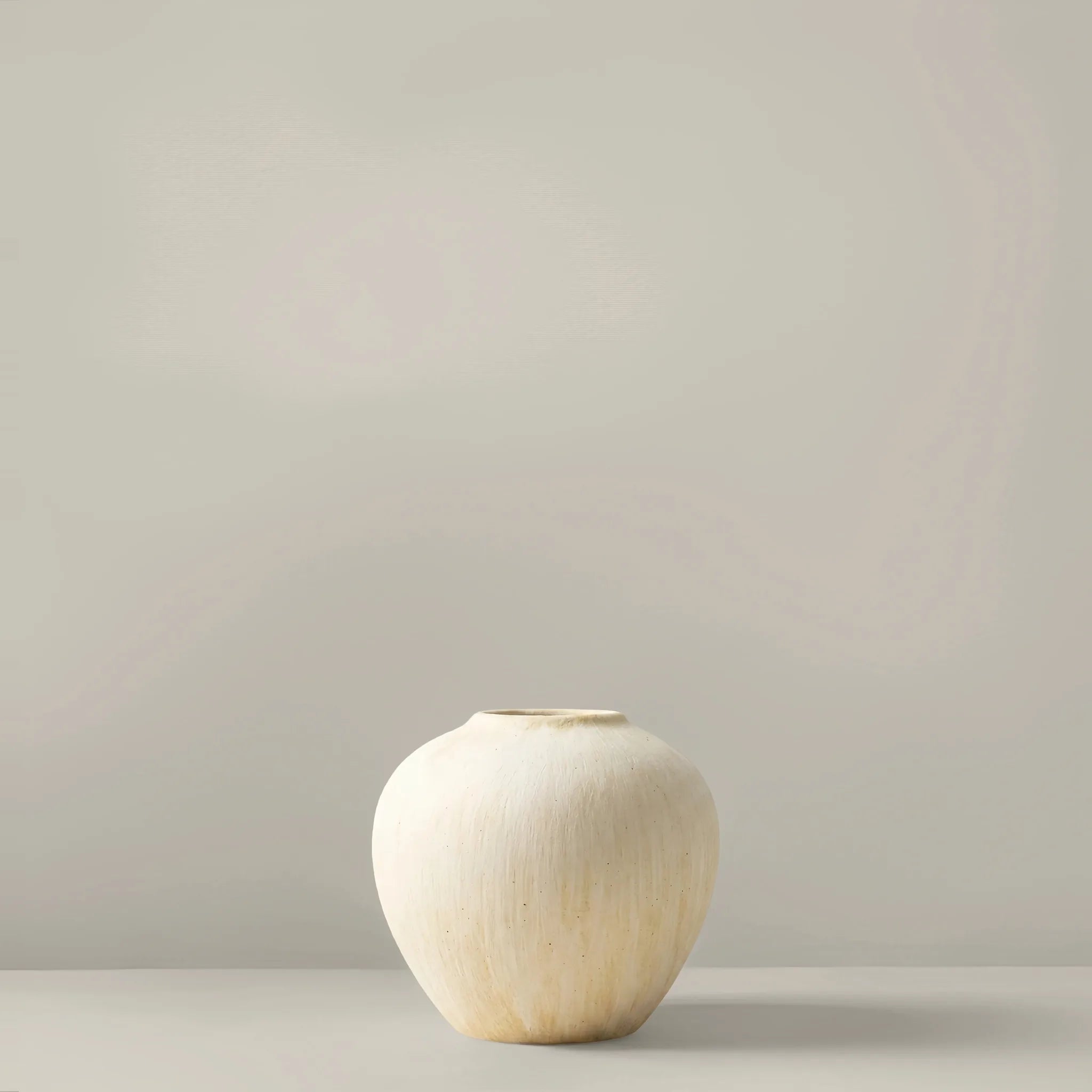 Vase céramique crème cannelé, boule H 10 cm