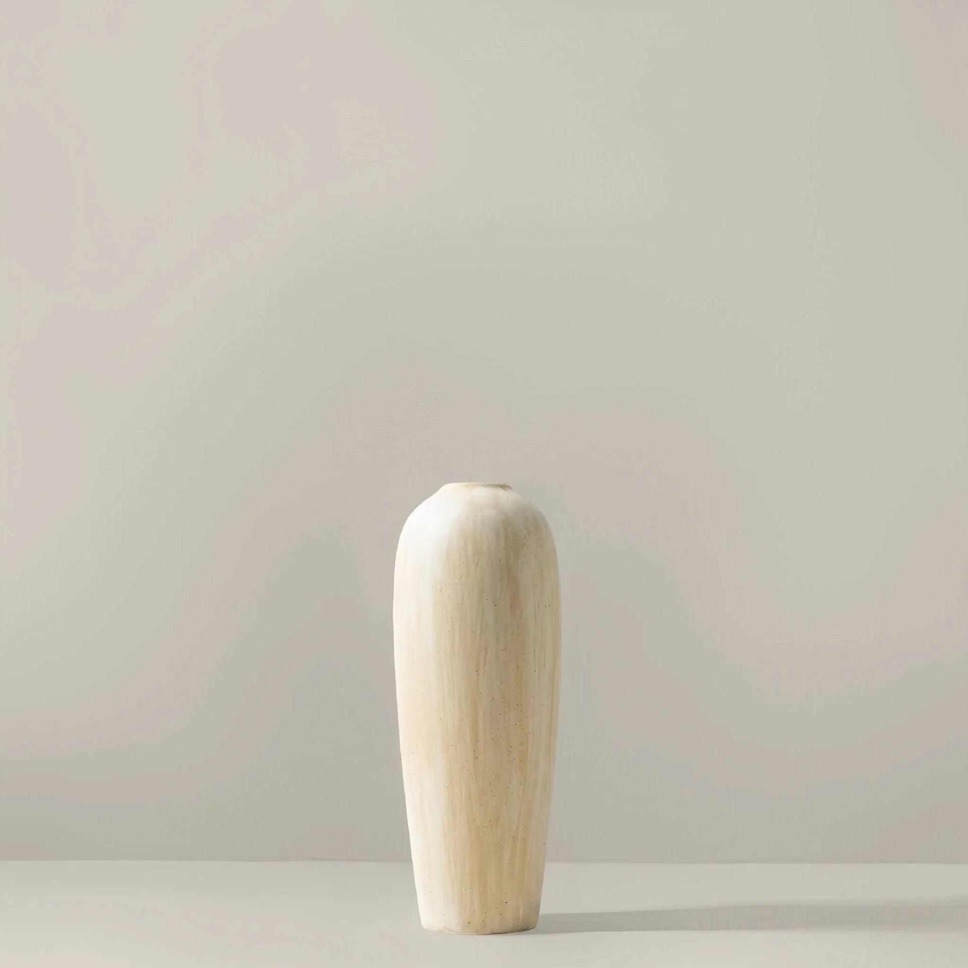 Vase céramique crème cannelé, cylindre H 19 cm
